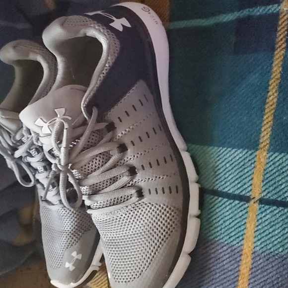 Under Armour size 8